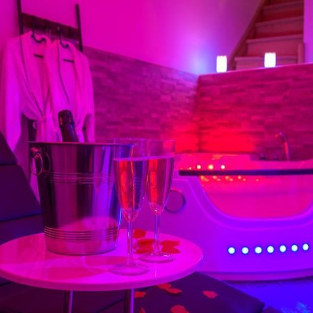 Love Room - Suite Romantique Avec Spa Privatif Le Puy-en-Velay Kültér fotó