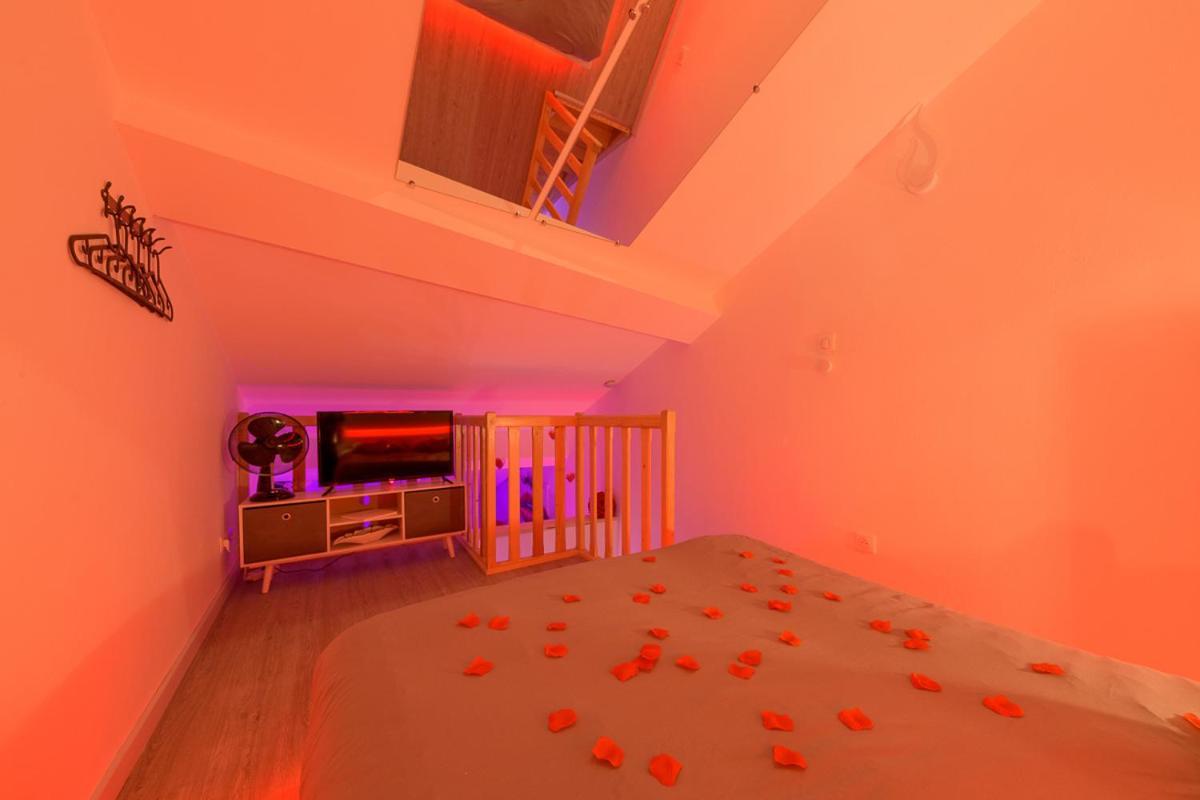 Love Room - Suite Romantique Avec Spa Privatif Le Puy-en-Velay Kültér fotó