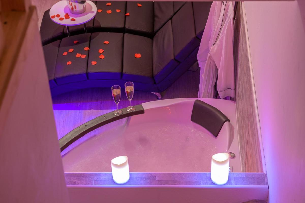 Love Room - Suite Romantique Avec Spa Privatif Le Puy-en-Velay Kültér fotó
