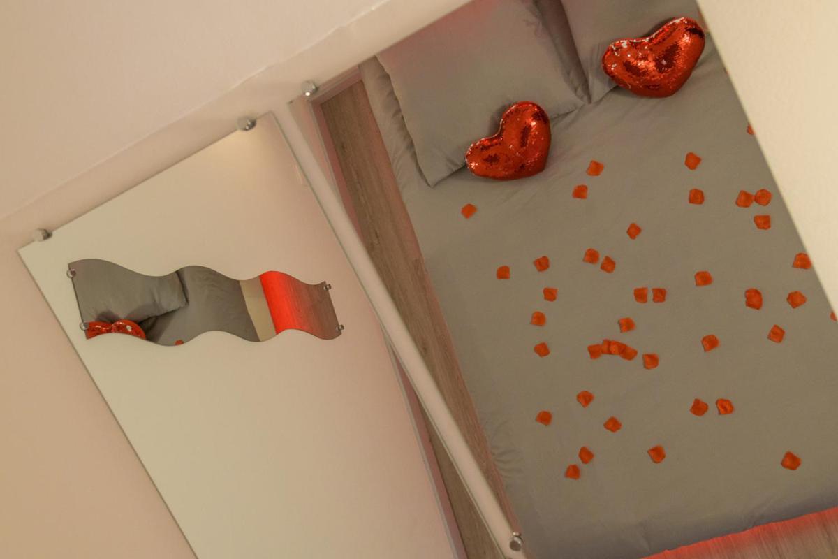 Love Room - Suite Romantique Avec Spa Privatif Le Puy-en-Velay Kültér fotó