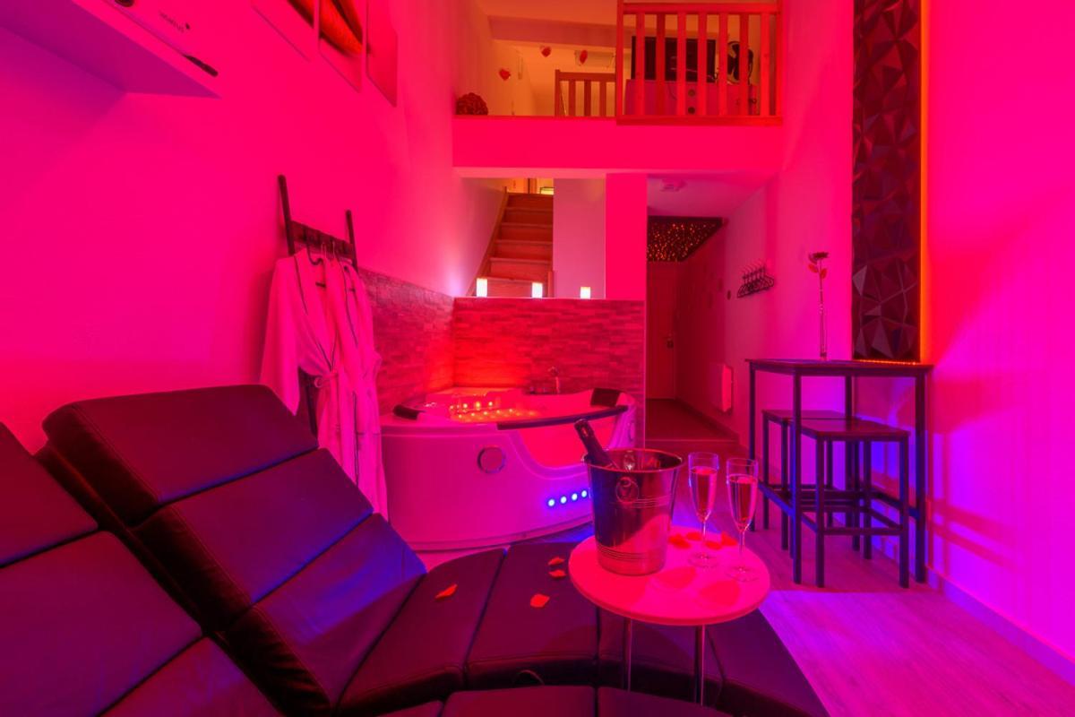 Love Room - Suite Romantique Avec Spa Privatif Le Puy-en-Velay Kültér fotó