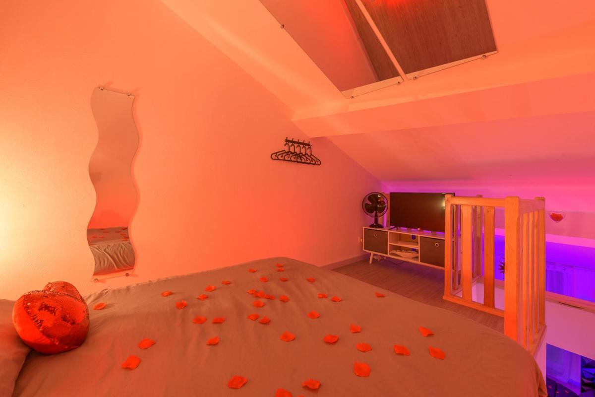 Love Room - Suite Romantique Avec Spa Privatif Le Puy-en-Velay Kültér fotó