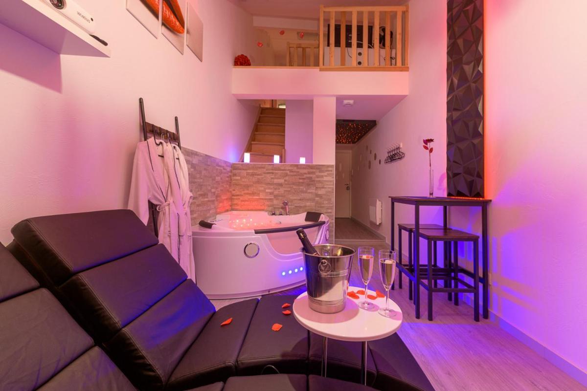 Love Room - Suite Romantique Avec Spa Privatif Le Puy-en-Velay Kültér fotó