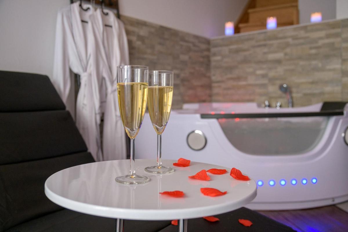 Love Room - Suite Romantique Avec Spa Privatif Le Puy-en-Velay Kültér fotó